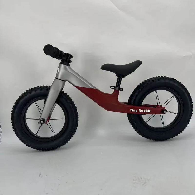 12 Inch Magnesium Alloy Frame Children Balance Bike Pneumatic Tires Kids Balance Bike Hot selling Models Can Customized Factory