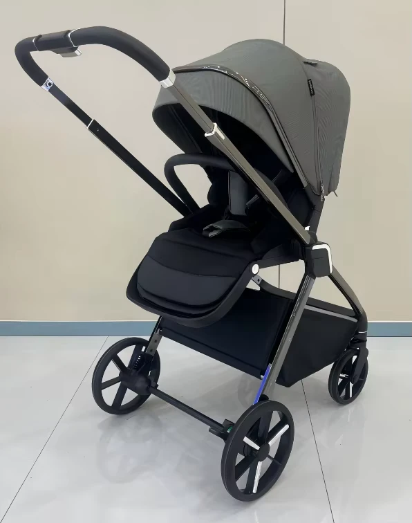 Aluminium Alloy Frame Baby Stroller Can Sit Can Recline One Button Automatic Folding