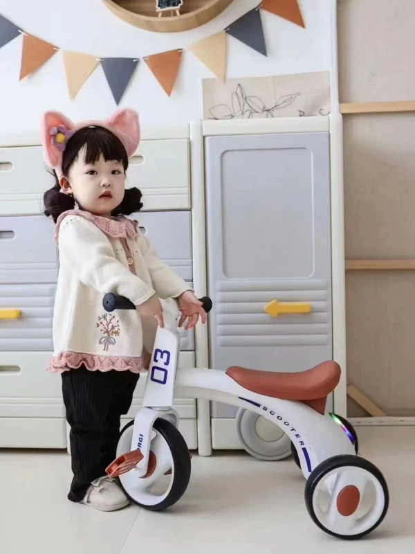 Balance Car Outdoor and Indoor Foot Kids Scooter 3 Wheels Cars Toys Children Balance Bike Sliding Balance Car for Kids