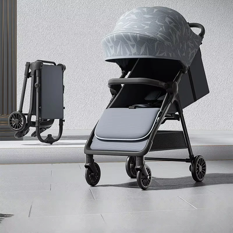 Lightweight Foldable 4 Wheel Baby Stroller Aluminum Alloy Frame High Profile Multifunctional Stroller with Pocket Design