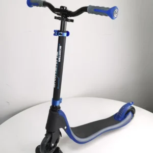 Scooter for Kids 2 Wheels Light up Scooters for Girls Boys Easy Folding Kids Scooter with 3 Levels Adjustable Handlebar